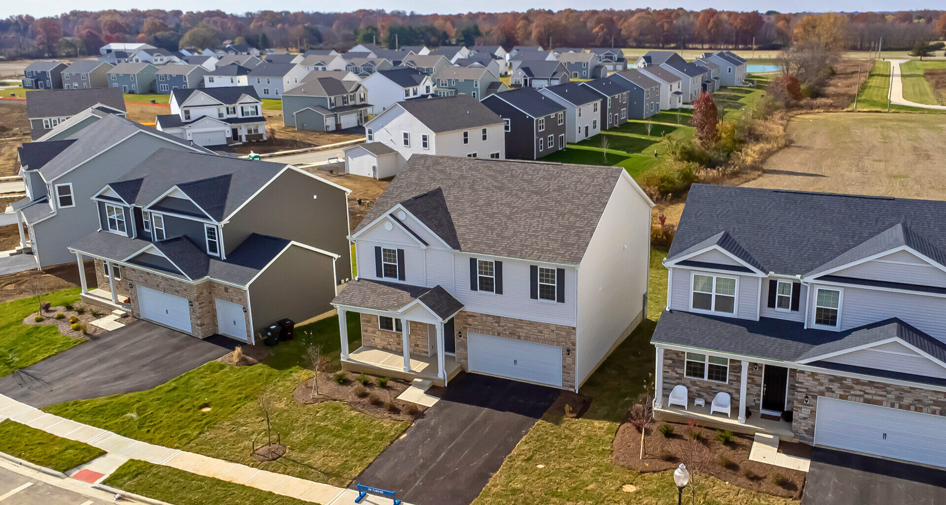 A new construction neighborhood with single-family homes, used to illustrate the updated 2026 conforming loan limits and how they apply to homebuying.